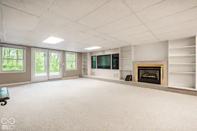 402 Kessler Boulevard West Drive, Indianapolis - 17
