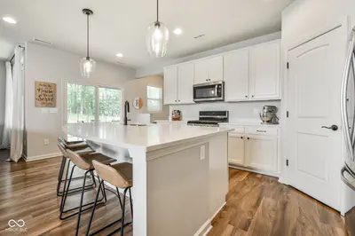 6768 Keepsake Drive, Whitestown - 19