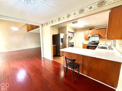 7704 Lake Vista Lane, Indianapolis - 8