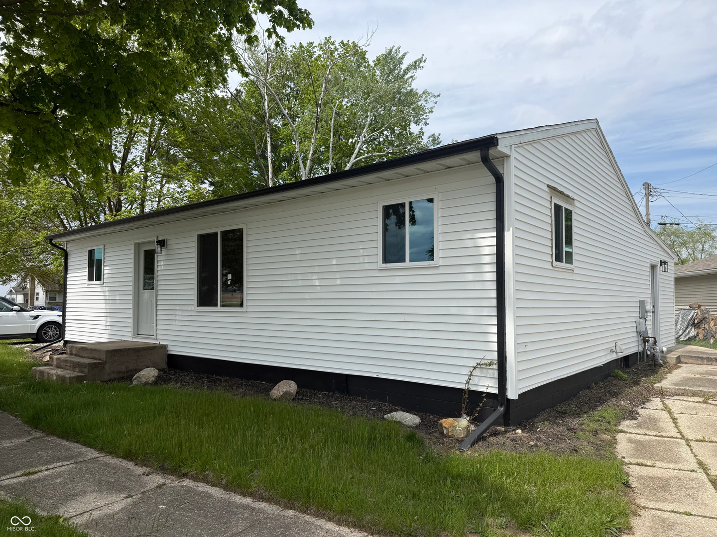 562 Roanoke Road, Kingsford Heights