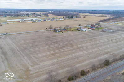 7838 US Highway 52, New Palestine - 35