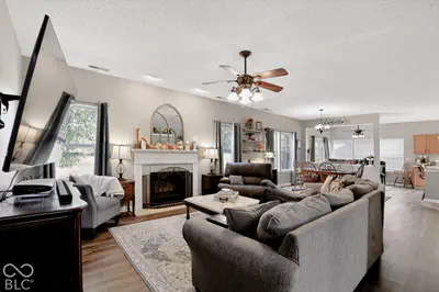 3553 White Cliff Way, Whitestown - 9