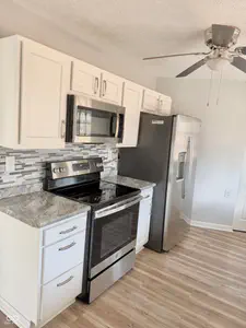 50 Woodlawn Village, Mitchell - 8
