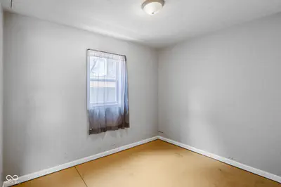 624 N Pine Street, Seymour - 41