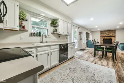 909 Farmview Lane, Carmel - 10