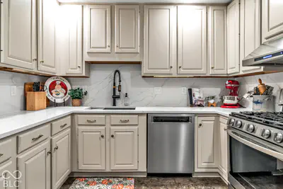 1679 Walnut Trace, Greenfield - 10