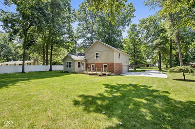1336 S Heron Drive E, New Palestine - 55