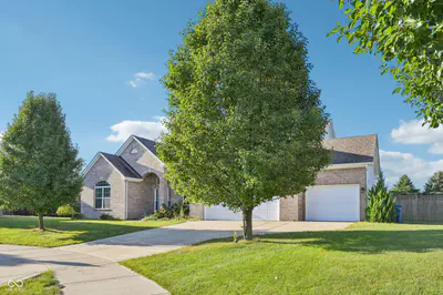 21323 Wharfdale Drive, Noblesville - 2