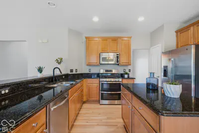 11795 Suncatcher Drive, Fishers - 17