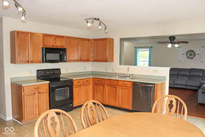 8468 Ash Grove Drive, Indianapolis - 41