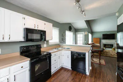 8980 Lisering Circle, Indianapolis - 10