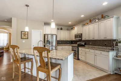 7658 Winding Lake Drive S, Noblesville - 7