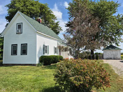 6957 300, Whiteland - 11