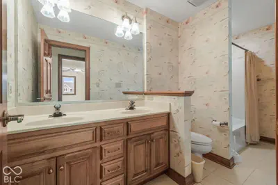 2201 Somerset Drive, Franklin - 33