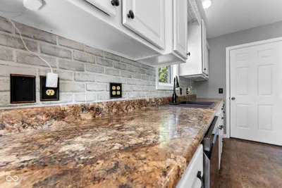 802 Allendale Drive, Seymour - 9