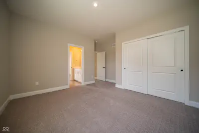 6607 Old World Drive, McCordsville - 17