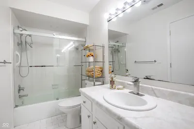 586 Hunters Drive, Carmel - 26