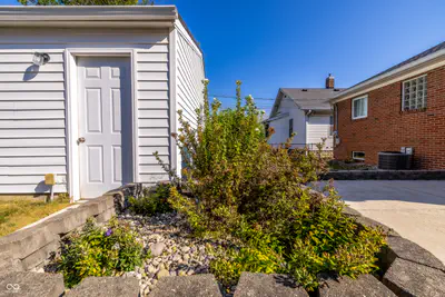 84 7th Avenue, Beech Grove - 77