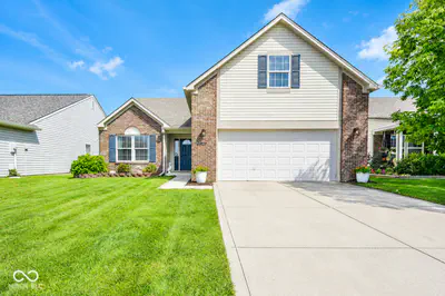624 Daniel Court, Westfield