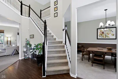 11810 Queenwood Court, Fishers - 16