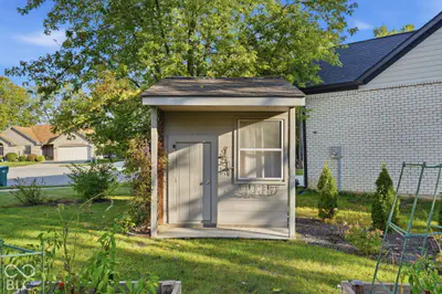 1137 Brookside Court, Avon - 43