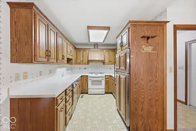 1209 Ruby, Shelbyville - 10