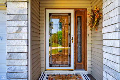2846 Hillside Drive, Bedford - 3