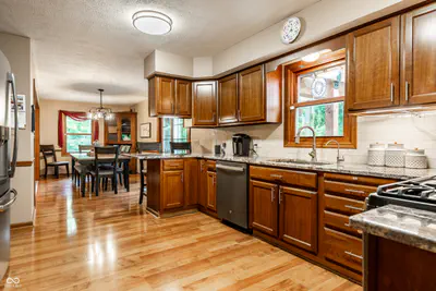 1653 300, Greenfield - 15
