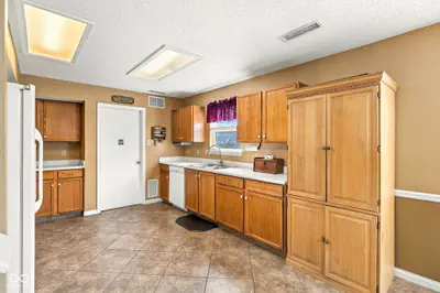 6852 Maywood Circle, Avon - 8