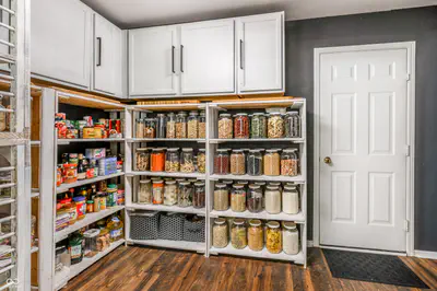 7821 Edgemanor Court, Indianapolis - 17
