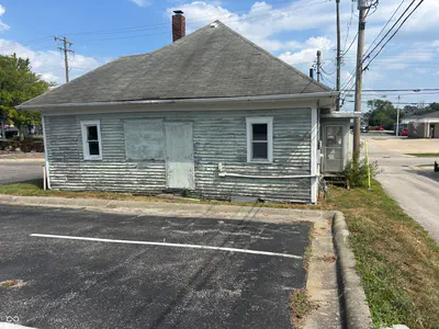 1611 L Street, Bedford - 4