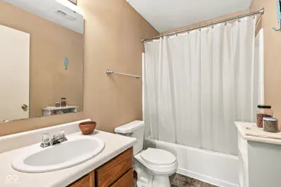 6852 Maywood Circle, Avon - 21