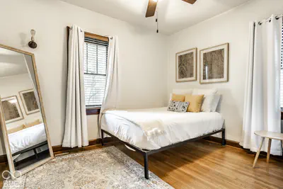 6035 Guilford Avenue, Indianapolis - 24
