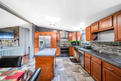 20550 Baker Street, Sheridan - 7