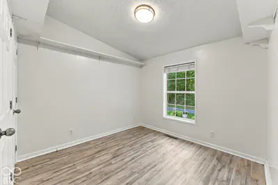 9444 N Gray Avenue, Unionville - 22