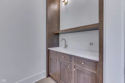 10880 Dartmoor Court, Zionsville - 19