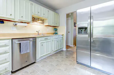 7611 Home Drive, Fishers - 8