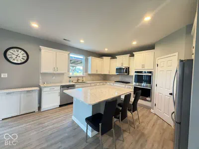 8241 Carnegie Lane, Zionsville - 6