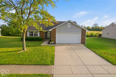 208 Fountain Lake Drive S, Shelbyville - 29