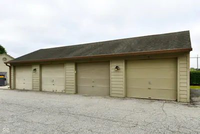 4381 Village Parkway Circle, Indianapolis - 34
