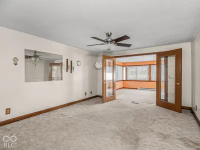 9008 Carriage Lane, Pendleton - 25