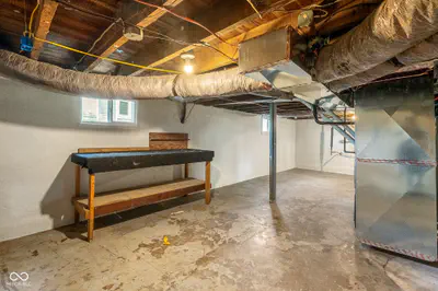624 N Pine Street, Seymour - 33