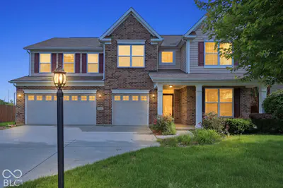 8110 Eskerban Drive, Avon - 3