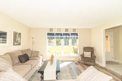 111 Fairfield Lane, Pendleton - 3