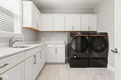 16225 Arndale Court, Fortville - 46