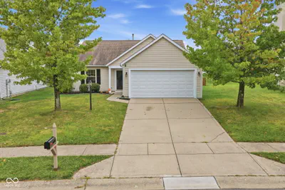 12174 Split Granite Drive, Fishers