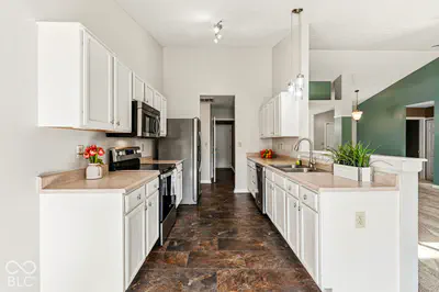 7203 Oakview Drive, Avon - 16