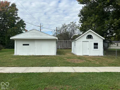 208 N East, Roachdale - 52