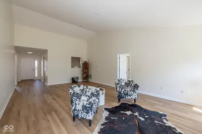 6129 Green Glade Drive, Whitestown - 3