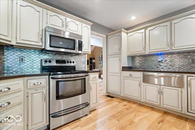 9127 Pinecreek Court, Indianapolis - 11